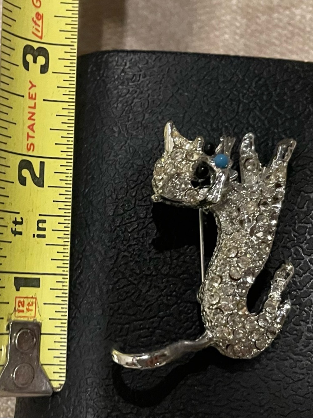 Crystal Cat Brooch Pin - Silver Sparkle Cat Accessory - Picture 5 of 5